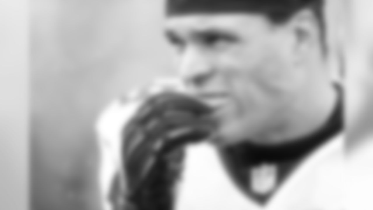 1208_TonyGonzalez_3