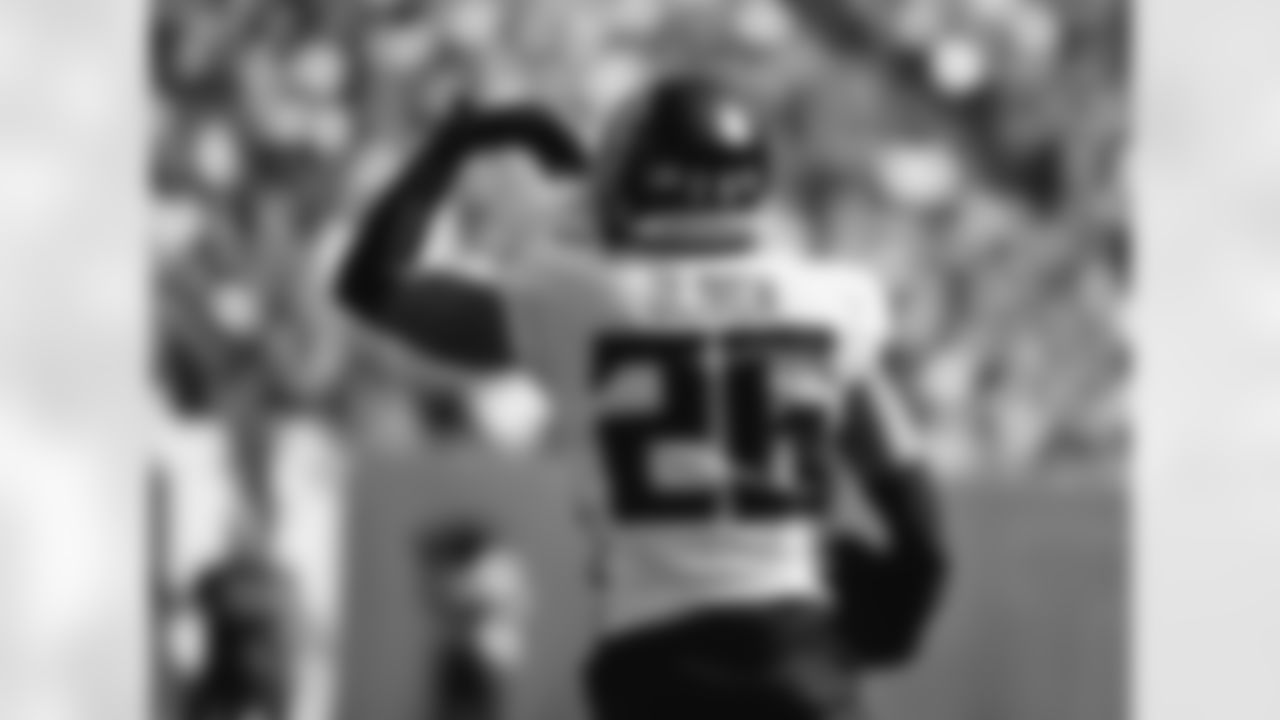 Atlanta Falcons cornerback Isaiah Oliver #26 celebrates after recovering a fumble during the first half against the New York Giants at MetLife Stadium in East Rutherford, New Jersey on Sunday, September 26, 2021. (Photo by Brandon Magnus/Atlanta Falcons)