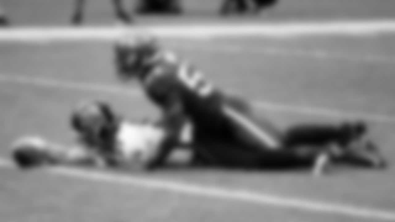 Atlanta Falcons tight end Hayden Hurst #81 in action during the second quarter against the Tampa Bay Buccaneers on January 3, 2021.