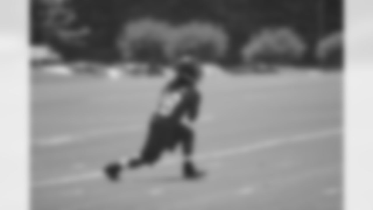 WR James Rodgers catches a few balls before practice begins // 2012 Atlanta Falcons Minicamp - Day 1 // June 19, 2012 // Flowery Branch, Ga. -
