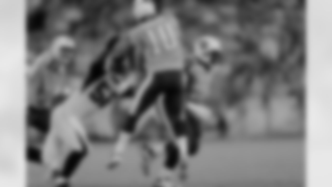 LB Sean Weatherspoon