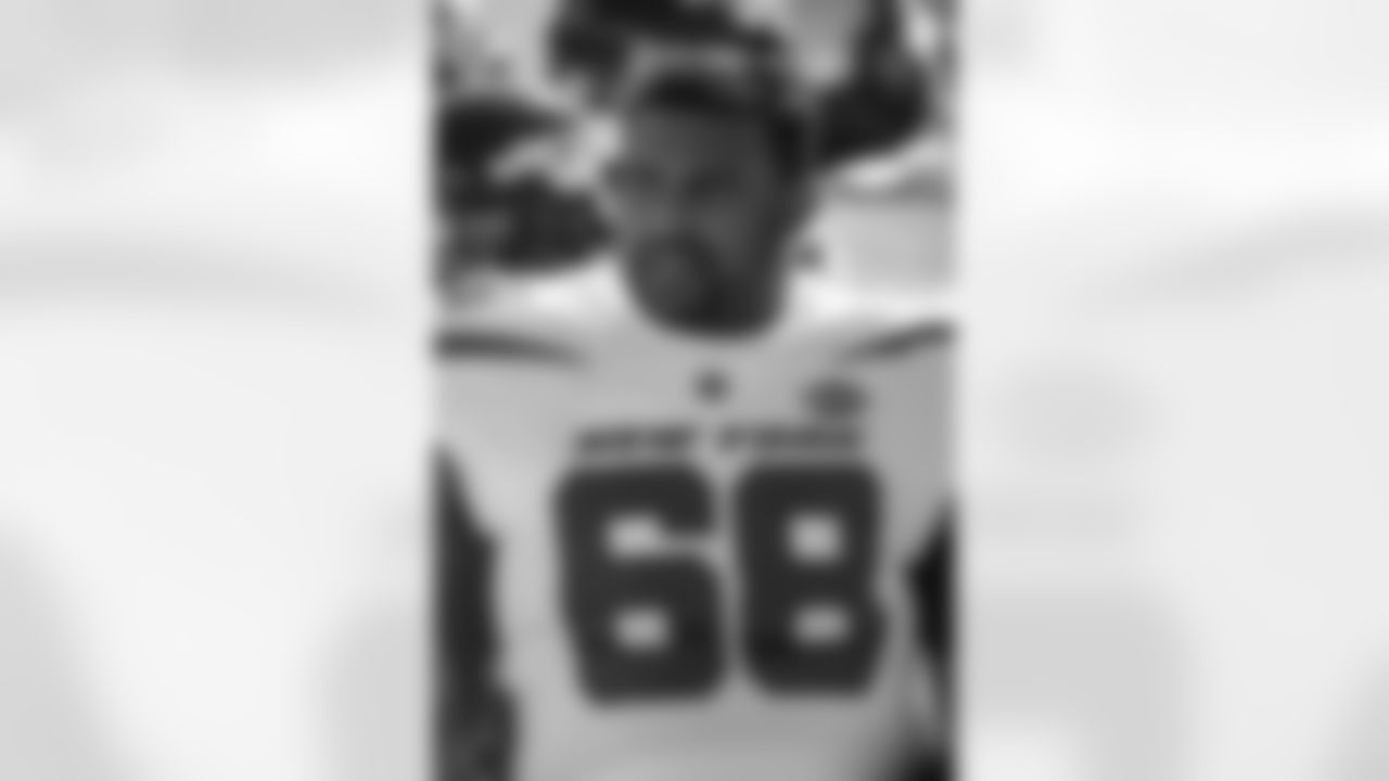 New York Jets center Josh Andrews (68) during an NFL football game against the Kansas City Chiefs, Sunday, Nov. 1, 2020, in Kansas City, Mo. (AP Photo/Reed Hoffmann)