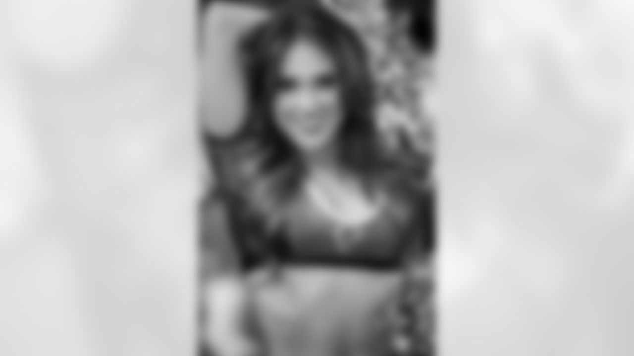 Atlanta Falcons Cheerleader Lindsay M. (PHOTOS: Art Morrison, Special to AtlantaFalcons.com)