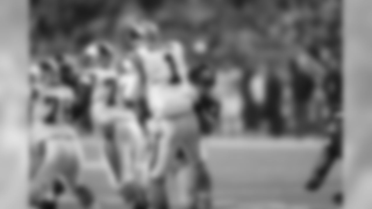 LB Paul Worrilow gets his hands on QB Cam Newton