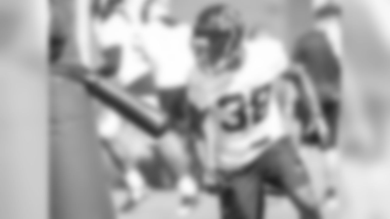 Taveze Calhoun