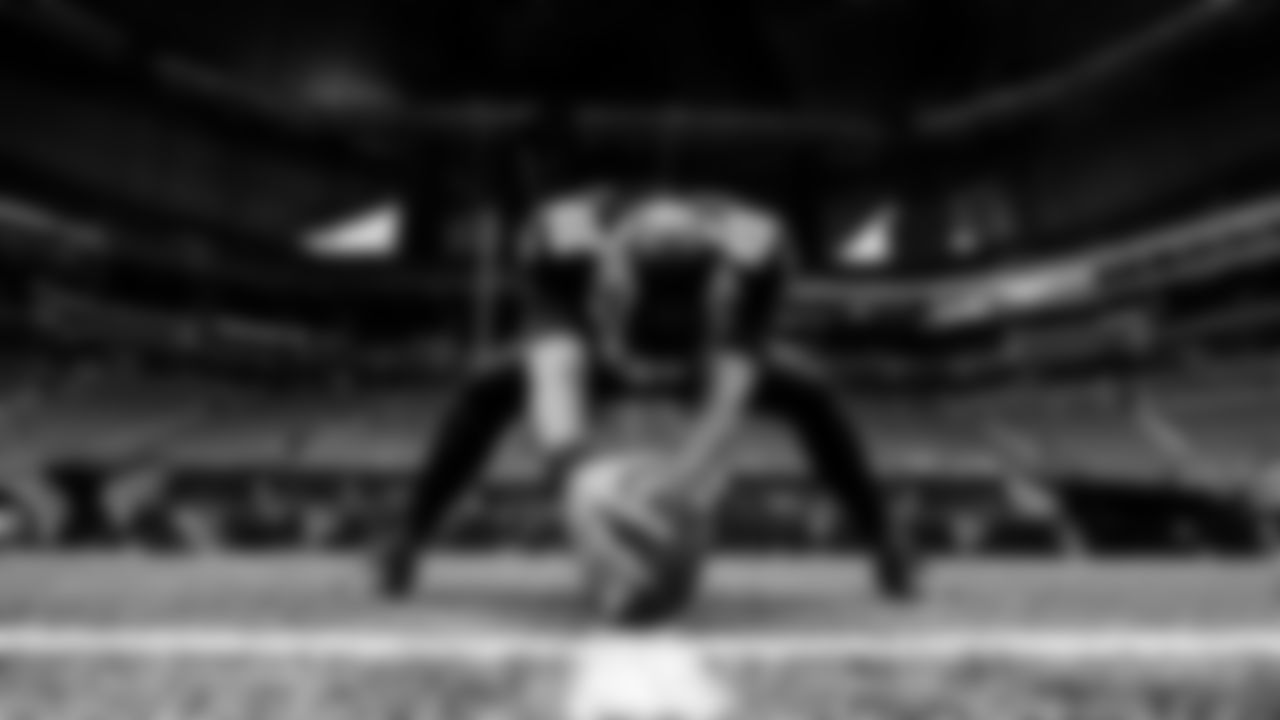 Atlanta Falcons long snapper Liam McCullough #48 warms up prior to a game against the Los Angeles Chargers at Mercedes-Benz Stadium in Atlanta, Georgia on Sunday, November 6, 2022. (Photo by Brandon Magnus/Atlanta Falcons)