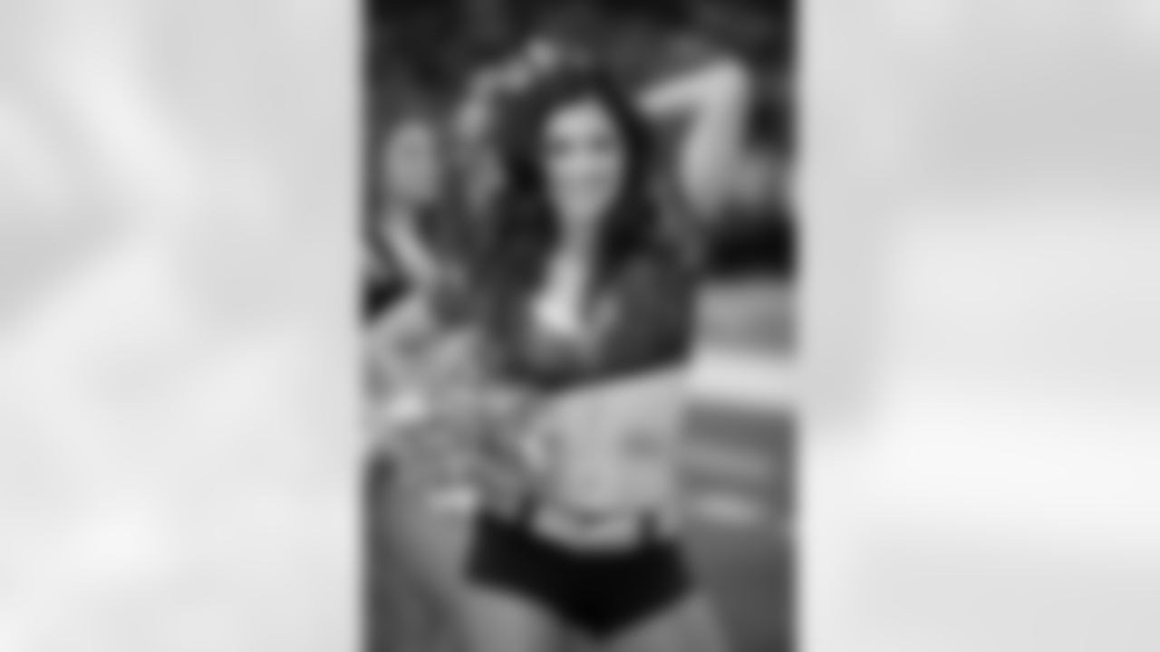 Atlanta Falcons Cheerleader Erin P.