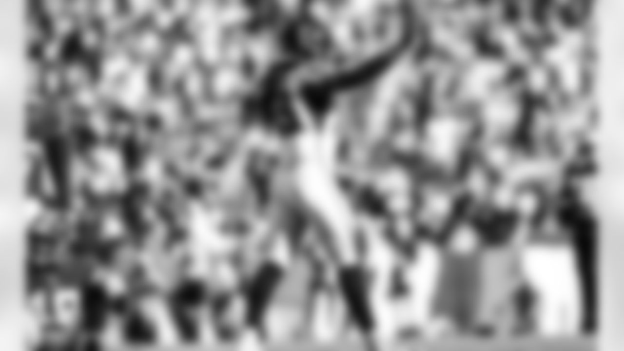 LB De'Vondre Campbell
Atlanta Falcons / Carmen Mandato
