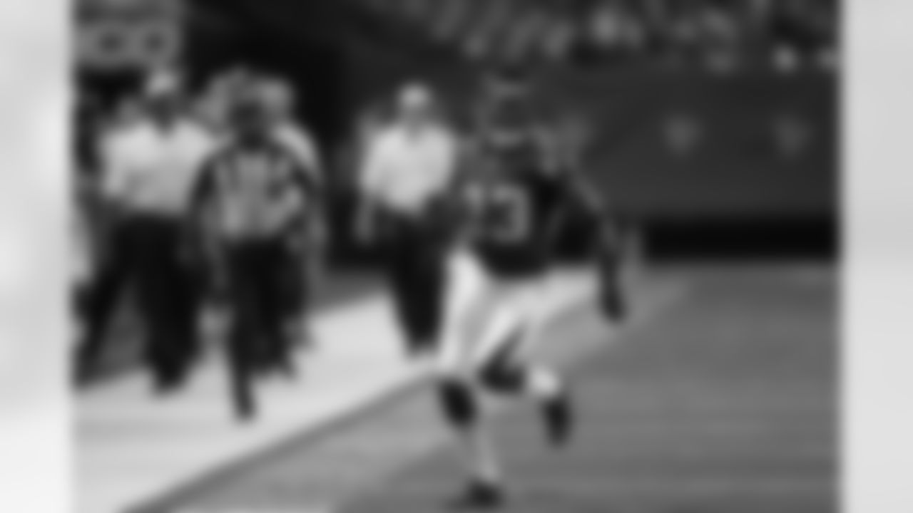 CB Robert Alford runs back an interception