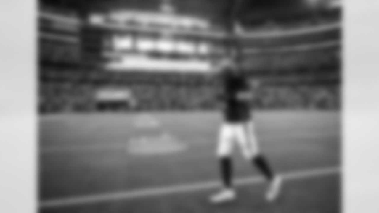 Atlanta Falcons quarterback Matt Ryan #2 returns to the sideline after the coin toss prior to a game against the Dallas Cowboys at AT&T Stadium in Arlington, Texas on Sunday, November 14, 2021. (Photo by Brandon Magnus/Atlanta Falcons)