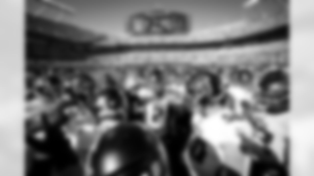 The Atlanta Falcons warm up prior to a game against the Carolina Panthers at Bank of America Stadium in Charlotte, North Carolina on Sunday, December 12, 2021. (Photo by Doug DeFelice/Atlanta Falcons)
