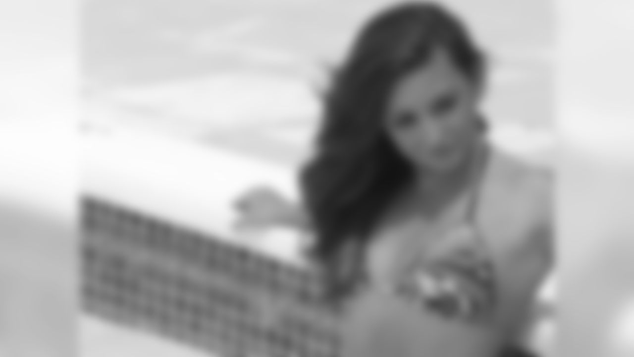 Katharine M. // 2011 Atlanta Falcons Cheerleaders Swimsuit Calendar Photo Shoot // 2011 // Bermuda -