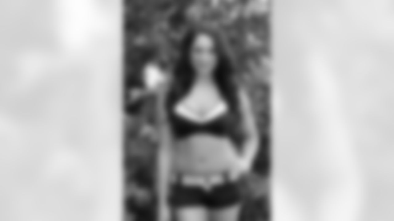Alicia D. // 2011 Atlanta Falcons Cheerleaders Studio Shots // 2011 // Atlanta -