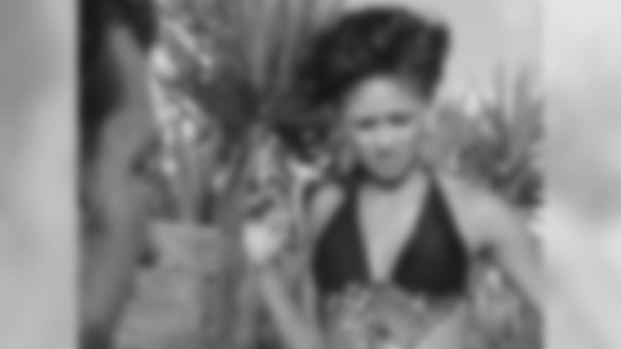 Brittiney W. // 2011 Atlanta Falcons Cheerleaders Swimsuit Calendar Photo Shoot // 2011 // Bermuda -
