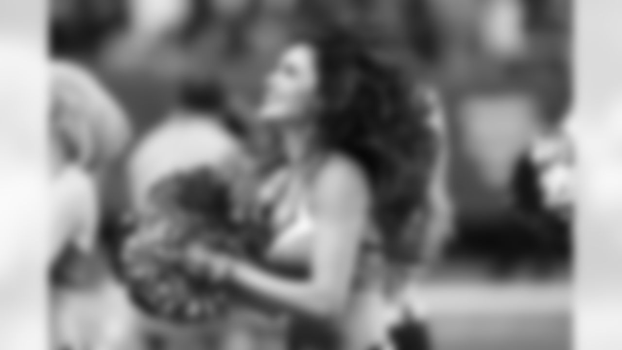 Atlanta Falcons Cheerleader Erin P.