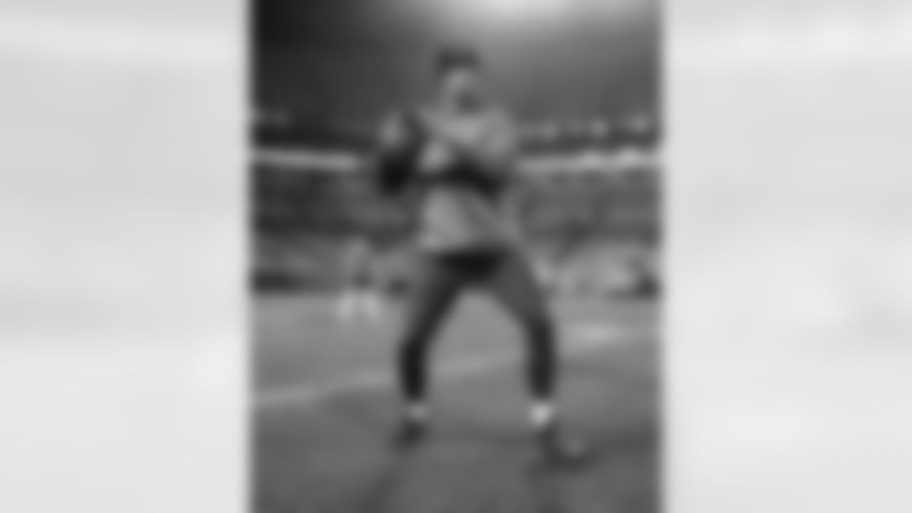 Atlanta Falcons quarterback Marcus Mariota #1 warms up before the game against the Carolina Panthers at Bank of America Stadium in Charlotte, North Carolina on Thursday, November 10, 2022. (Photo by Cooper Neill/Atlanta Falcons)
