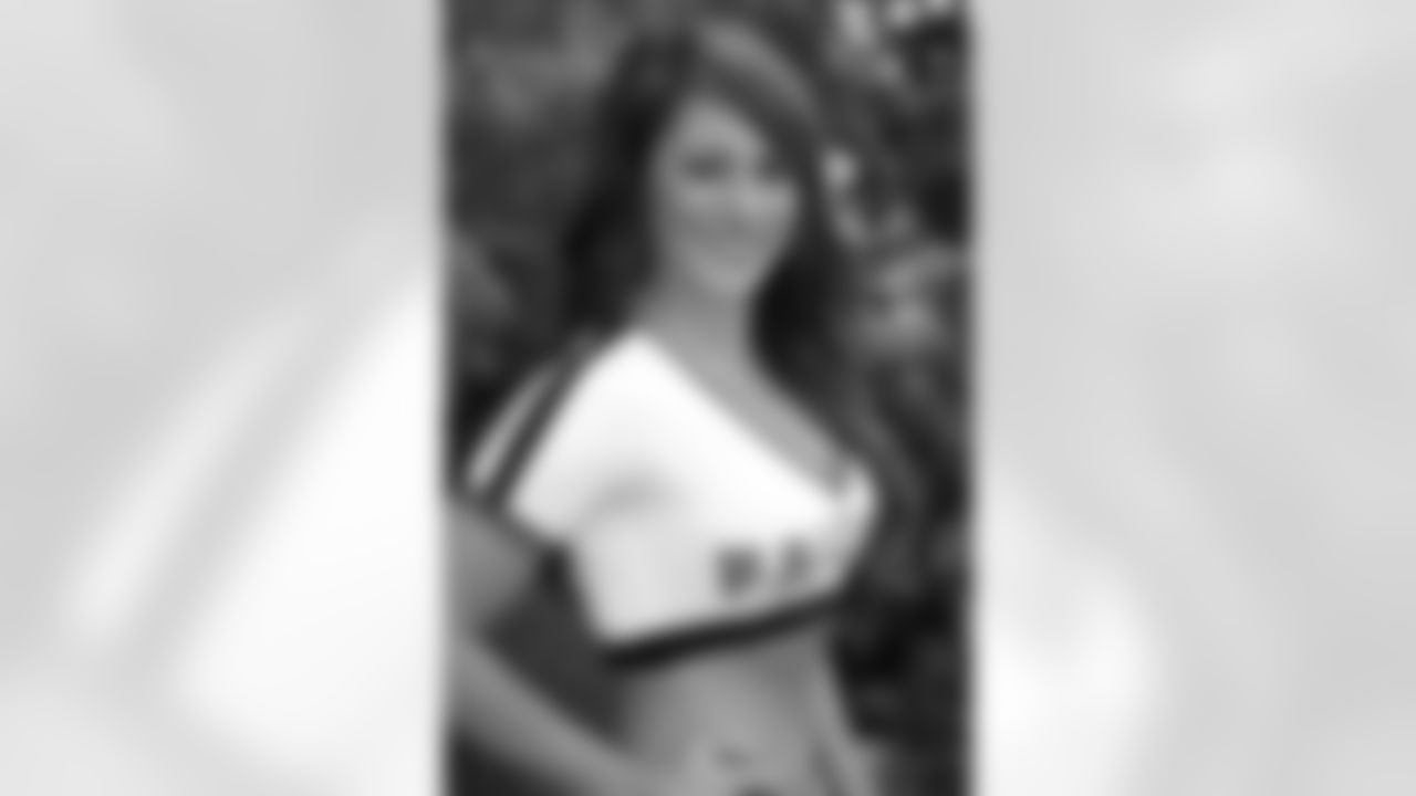Natalie D. // 2011 Atlanta Falcons Cheerleaders Studio Shots // 2011 // Atlanta -