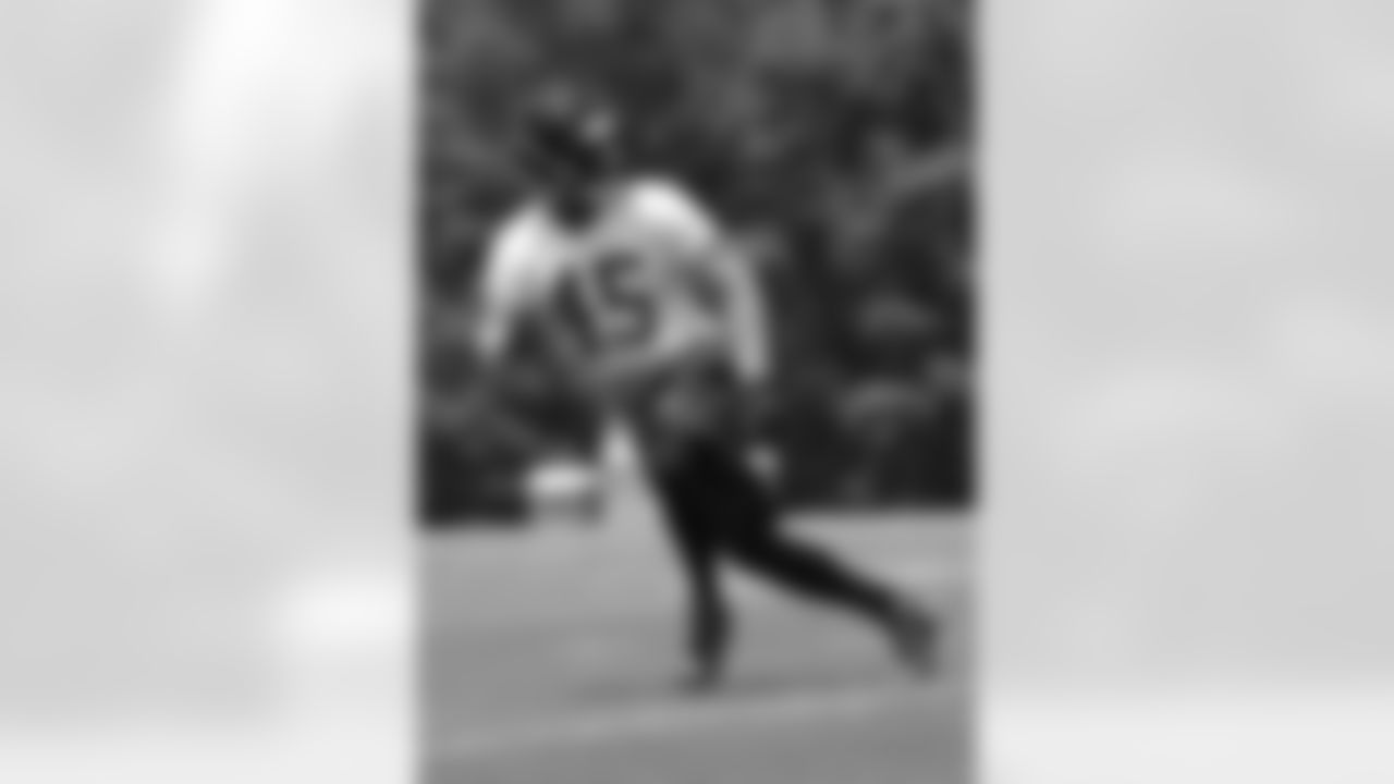 Second-round linebacker Deion Jones