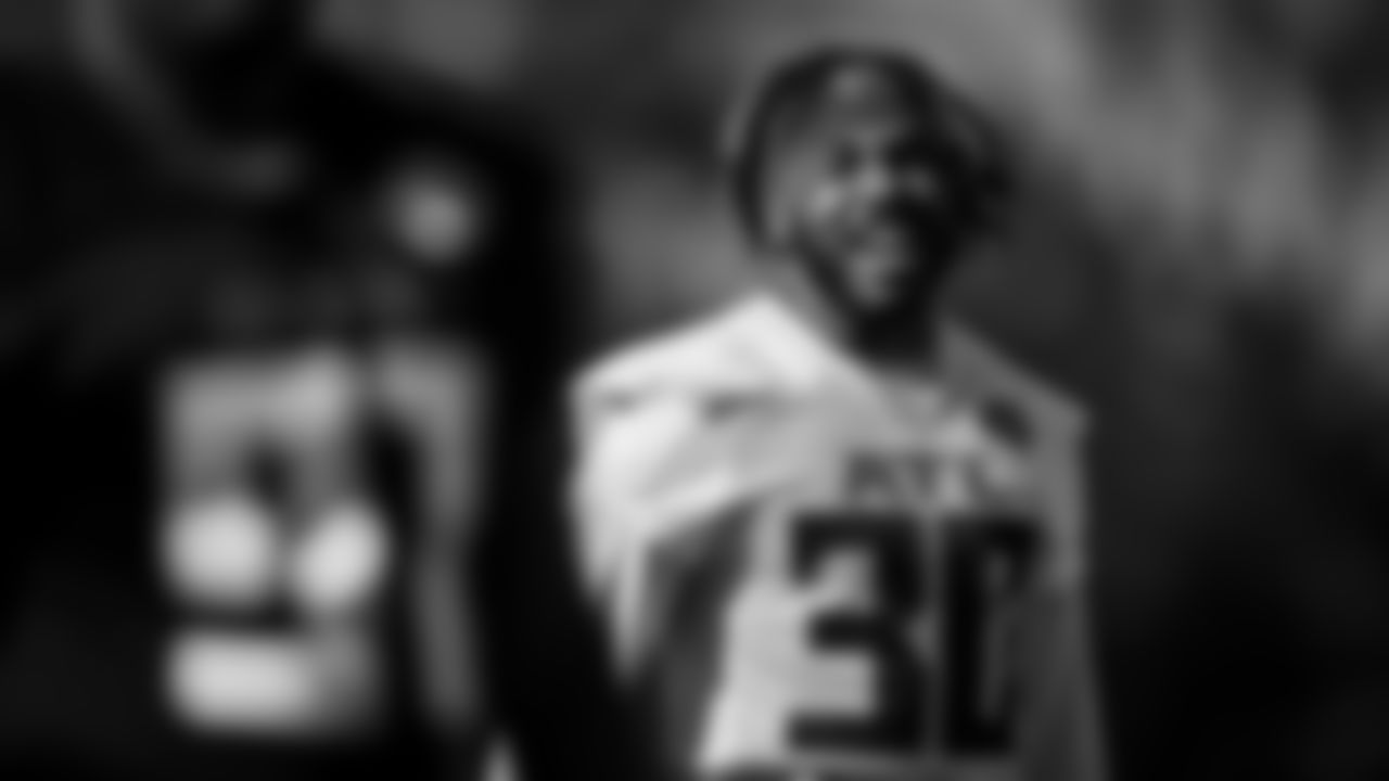 Atlanta Falcons running back Qadree Ollison #30 during team practice at Atlanta Falcons Headquarters in Flowery Branch, Georgia, on Wednesday December 1, 2021. (Photo by Brandon Magnus/Atlanta Falcons)