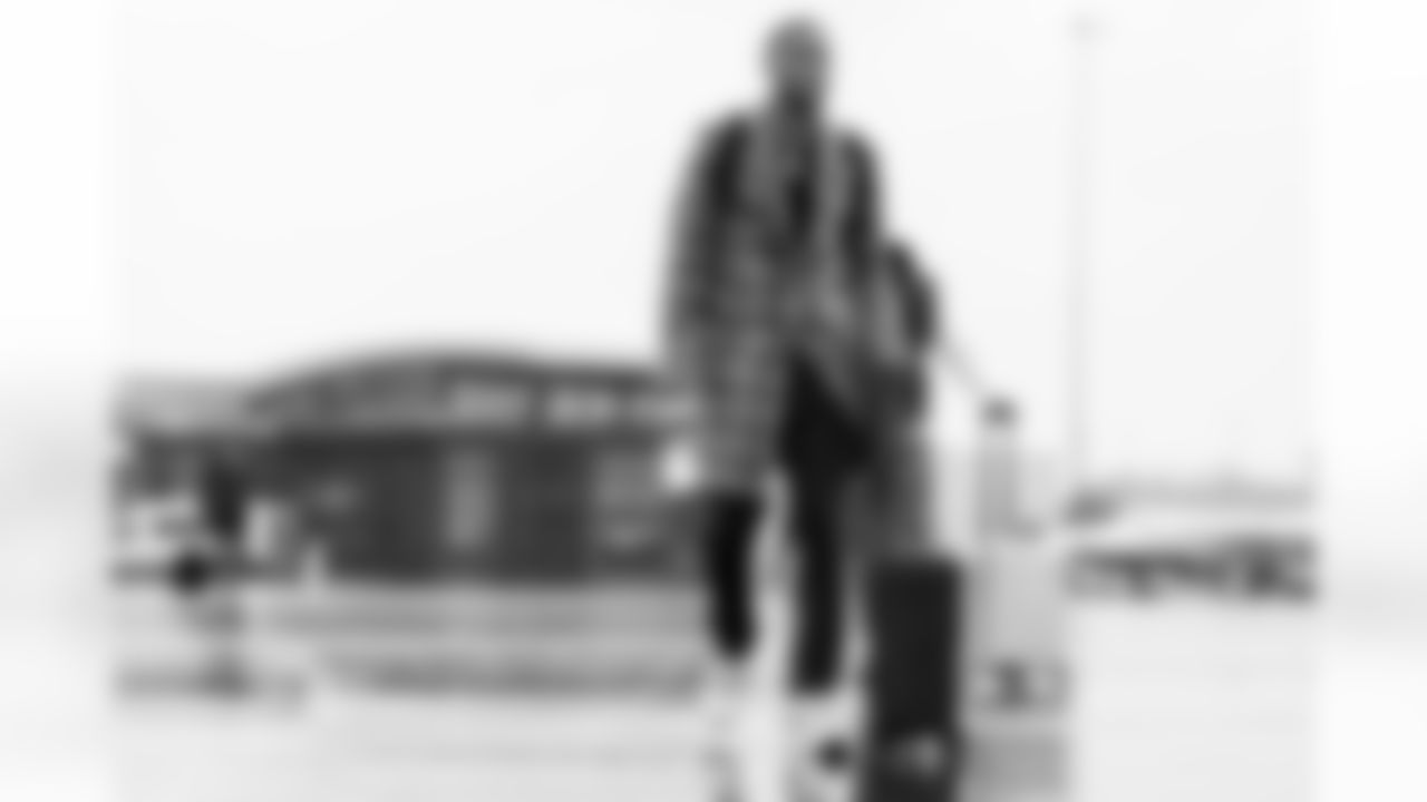 Atlanta Falcons wide receiver Tajae Sharpe #4 arrives to travel at Hartsfield-Jackson International Airport in Atlanta, Georgia, on Saturday December 11, 2021. (Photo by Shanna Lockwood/Atlanta Falcons)