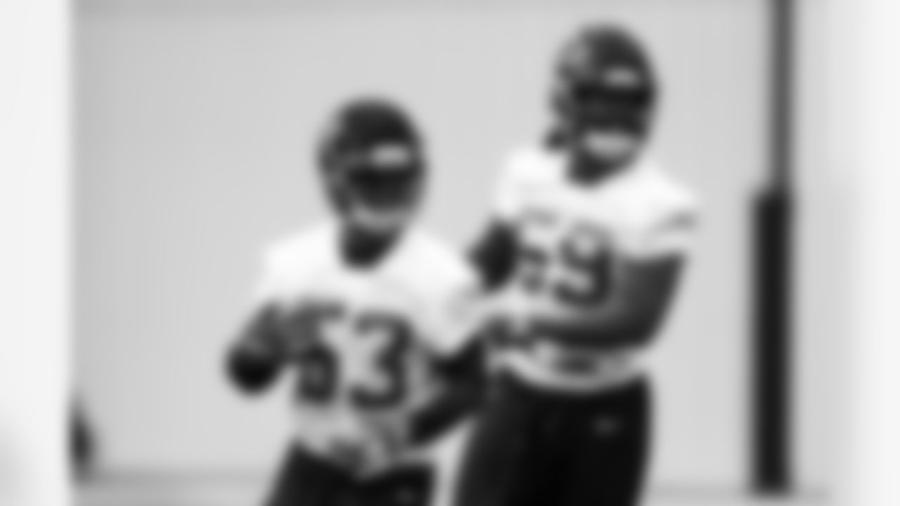 LB Jermaine Grace, LB De'Vondre Campbell