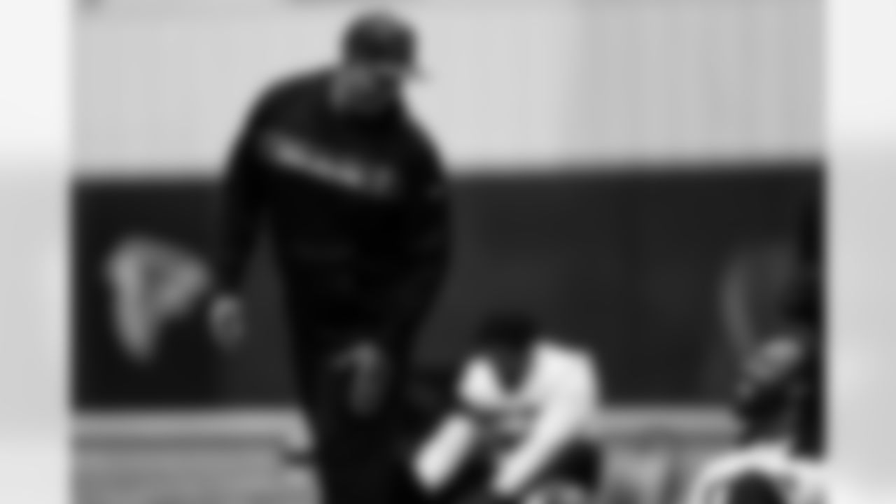 Aden Durde, defensive quality control, DE Steven Means