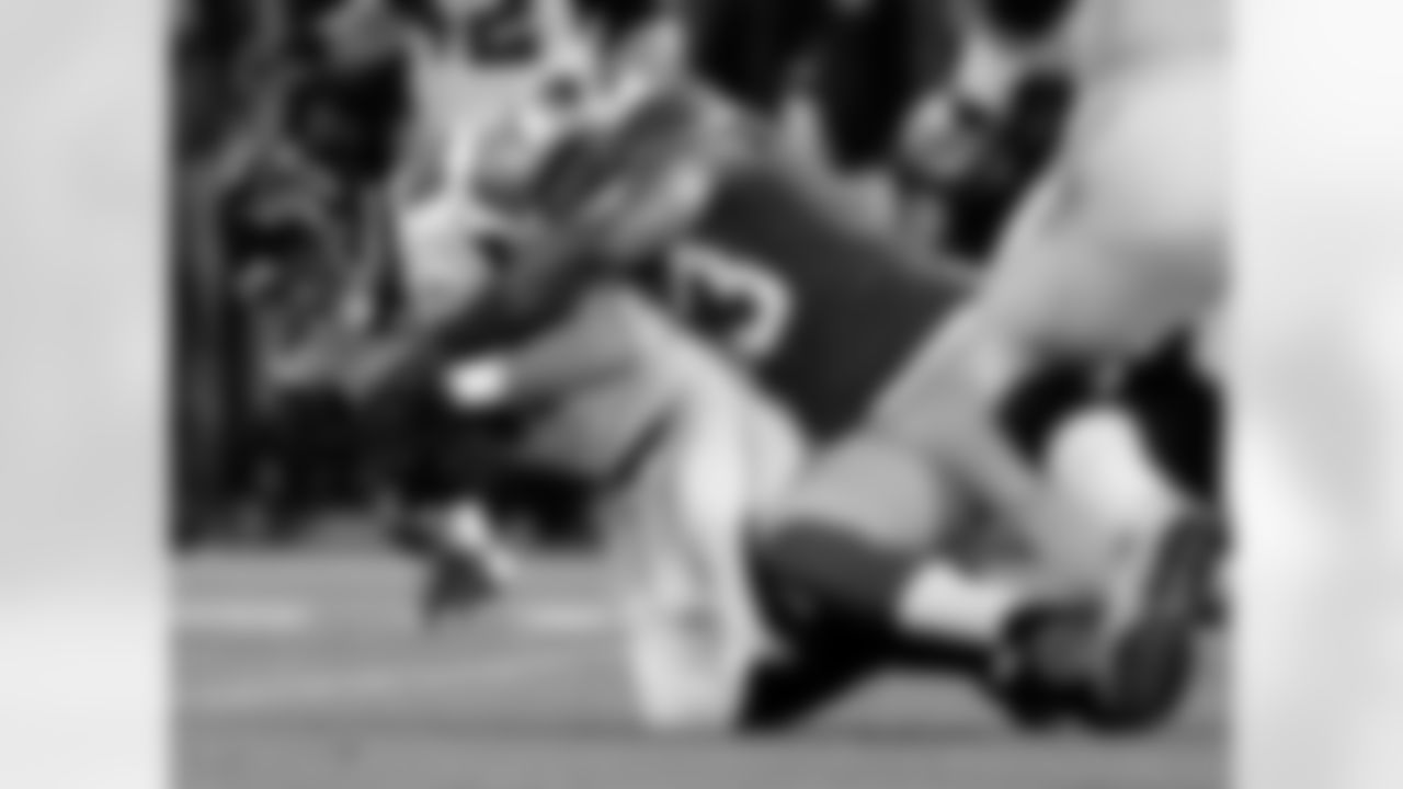 TE Tony Gonzalez