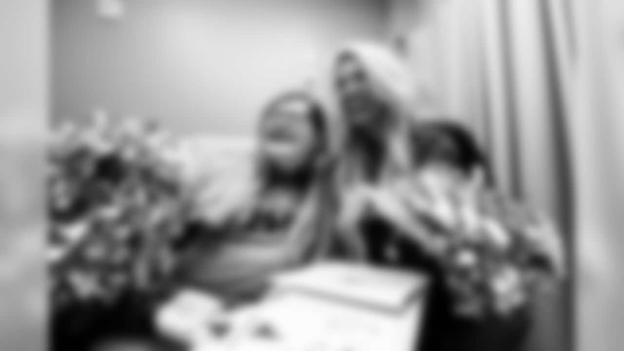AF_20191209_Holiday-Caroling-CHOA-Egleston_SB2_5870-2