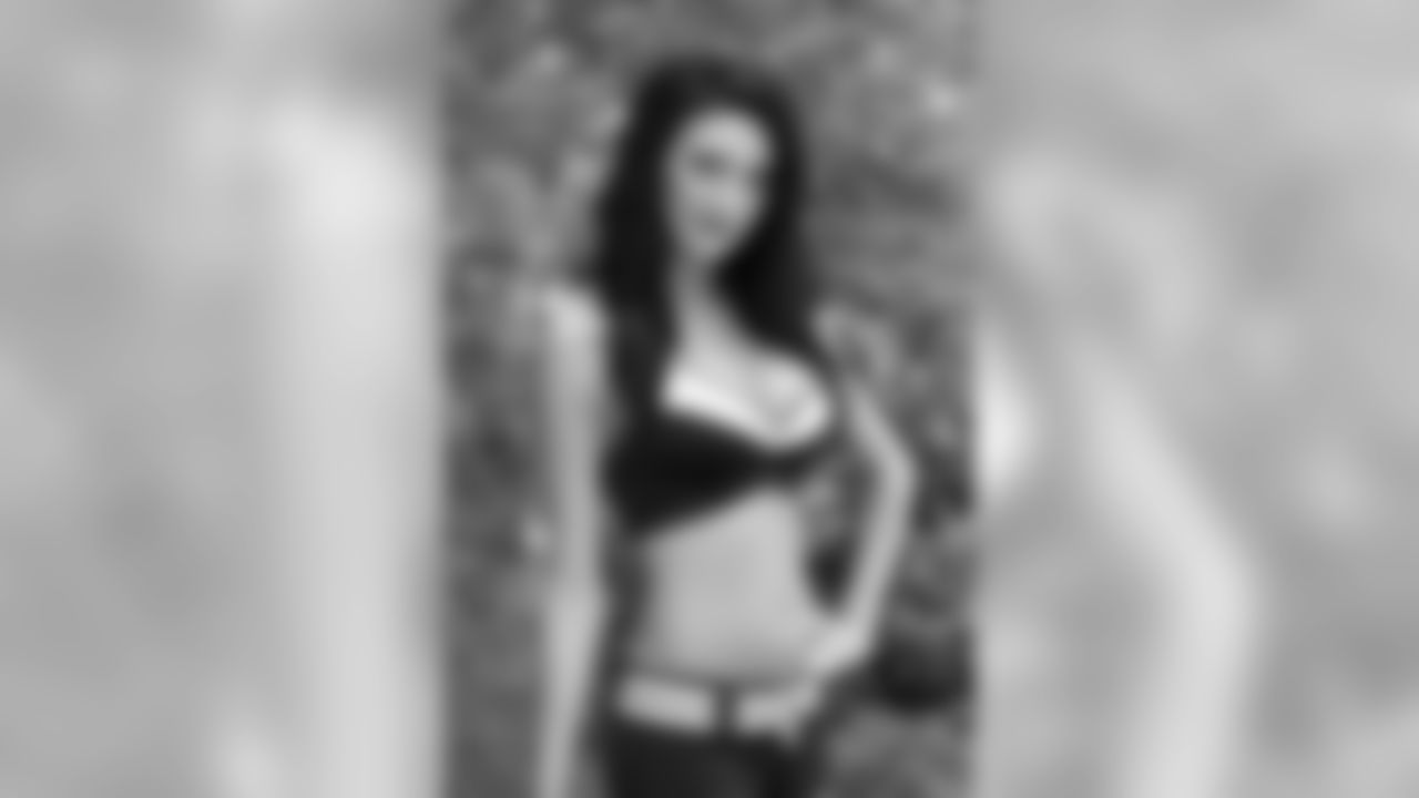 Heather K. // 2011 Atlanta Falcons Cheerleaders Studio Shots // 2011 // Atlanta -