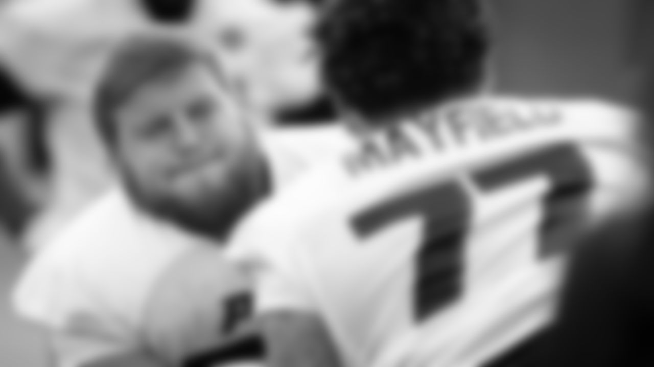 Atlanta Falcons offensive guard Ryan Neuzil #64 during team practice at Atlanta Falcons Headquarters in Flowery Branch, Georgia, on Thursday, December 16, 2021. (Photo by Shanna Lockwood/Atlanta Falcons)