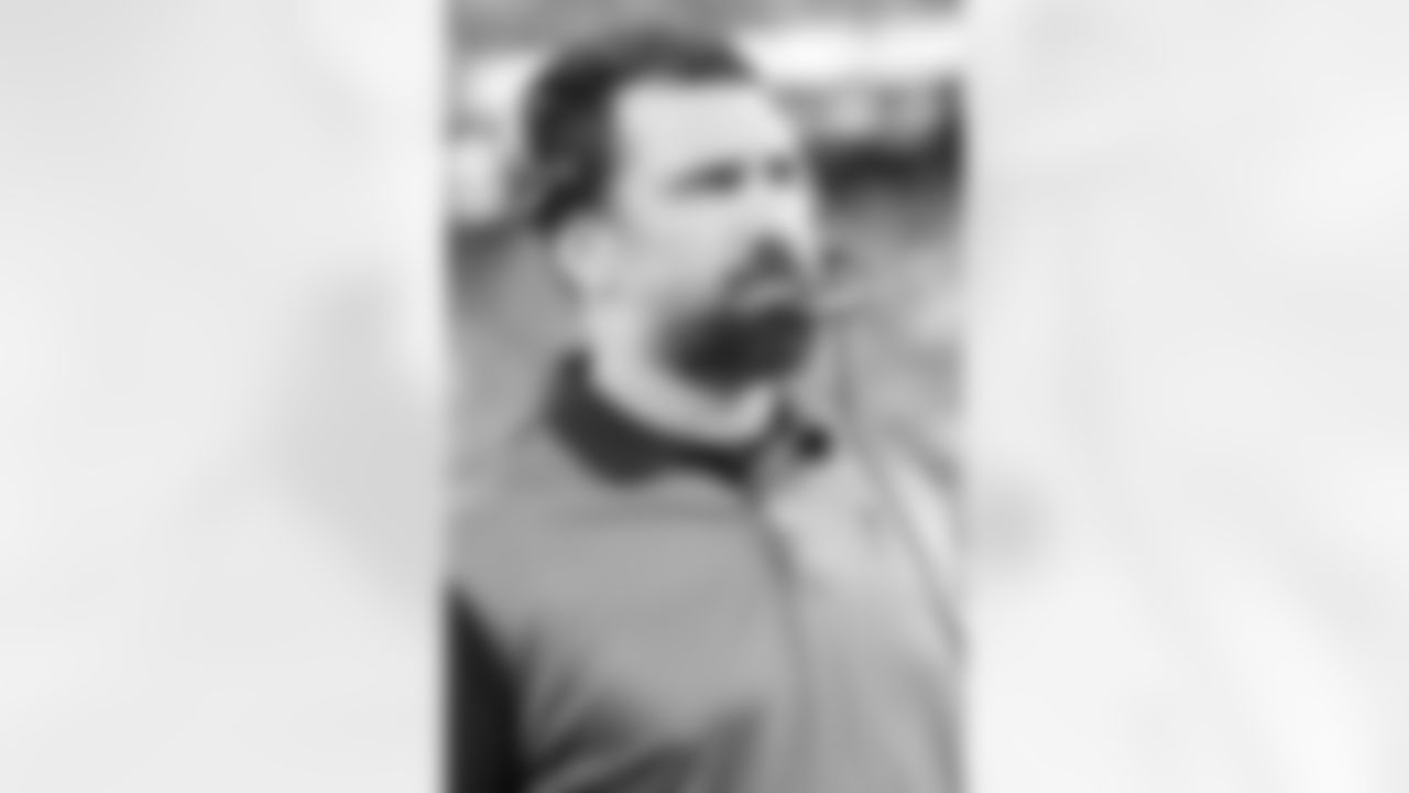 Linebackers Coach Jeff Ulbrich