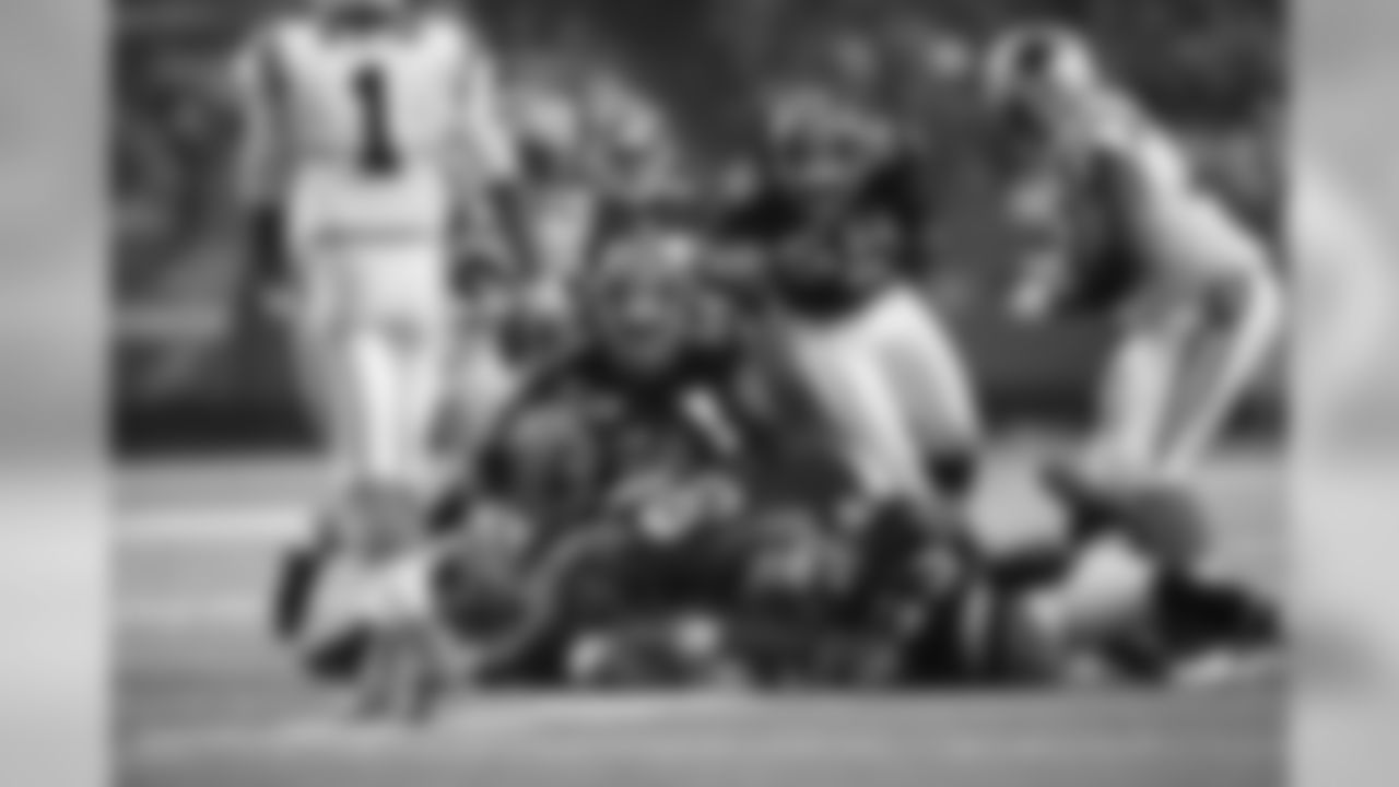 Falcons defense swarms to make the tackle
