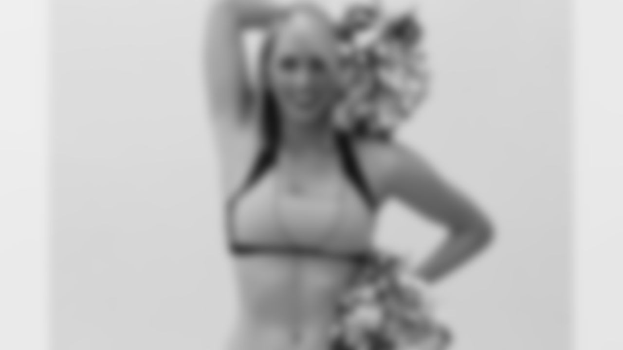 Natalie B. // Atlanta Falcons Cheerleaders Practice // 7/7/2011 // Atlanta -