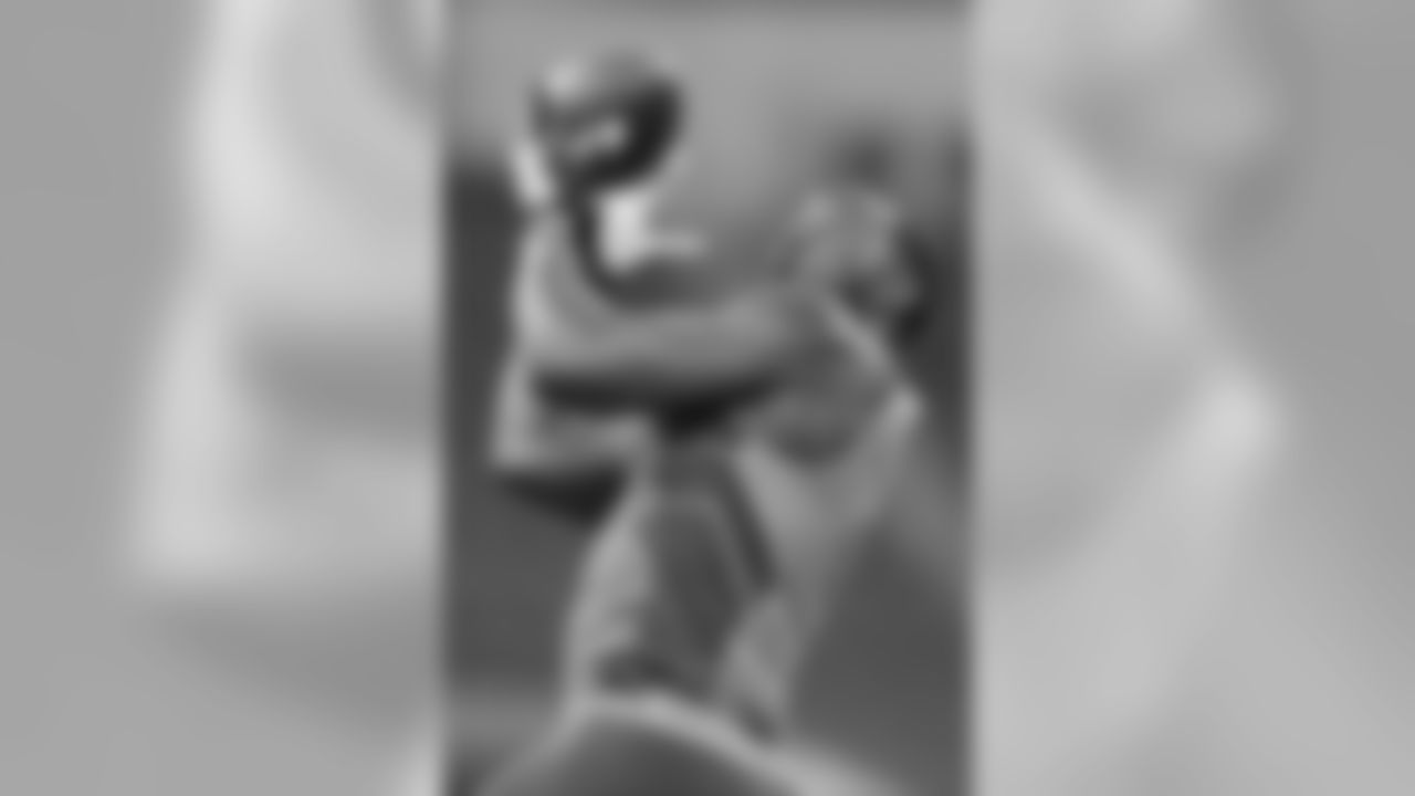 TE Xavier Grimble, USC