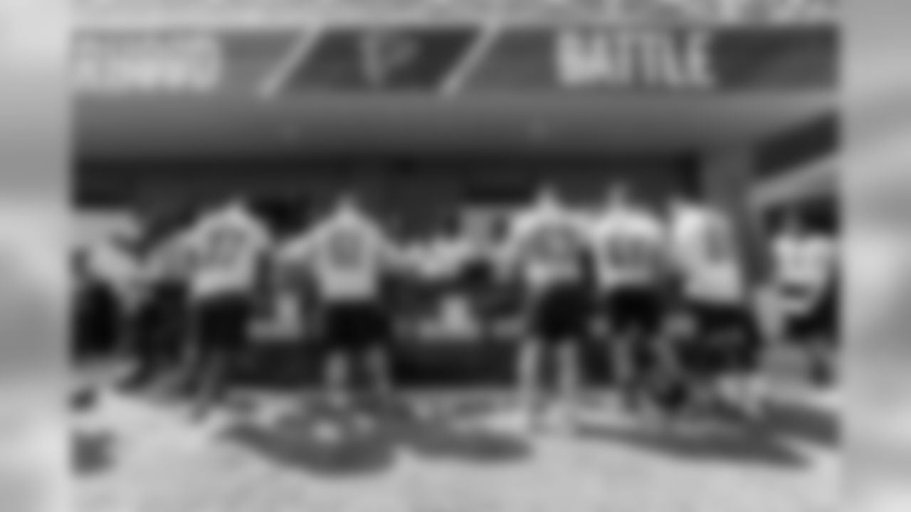 T Matt Gono,C J.C. Hassenauer,G Ben Garland,C Alex Mack,TE Austin Hooper