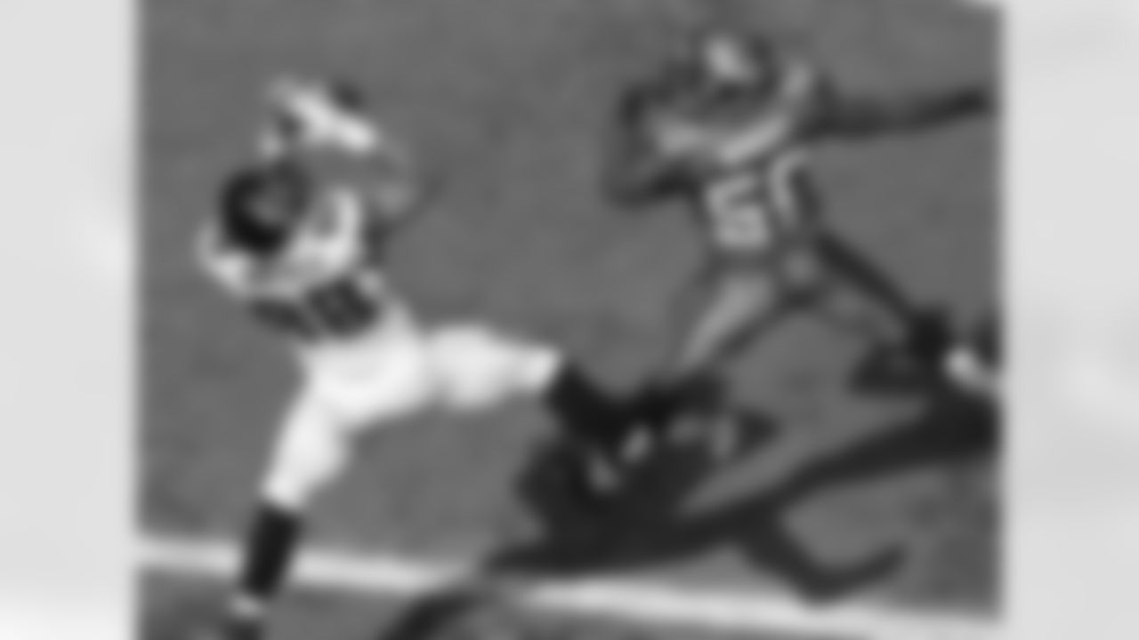 Caught six passes for 51 yards and a touchdown in the NFC Divisional Playoff game against Seattle (1/13), earning his first career playoff win