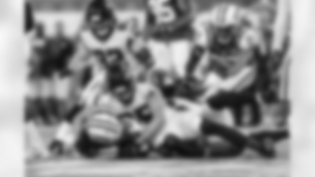 TE Eric Saubert ,TE Logan Paulsen