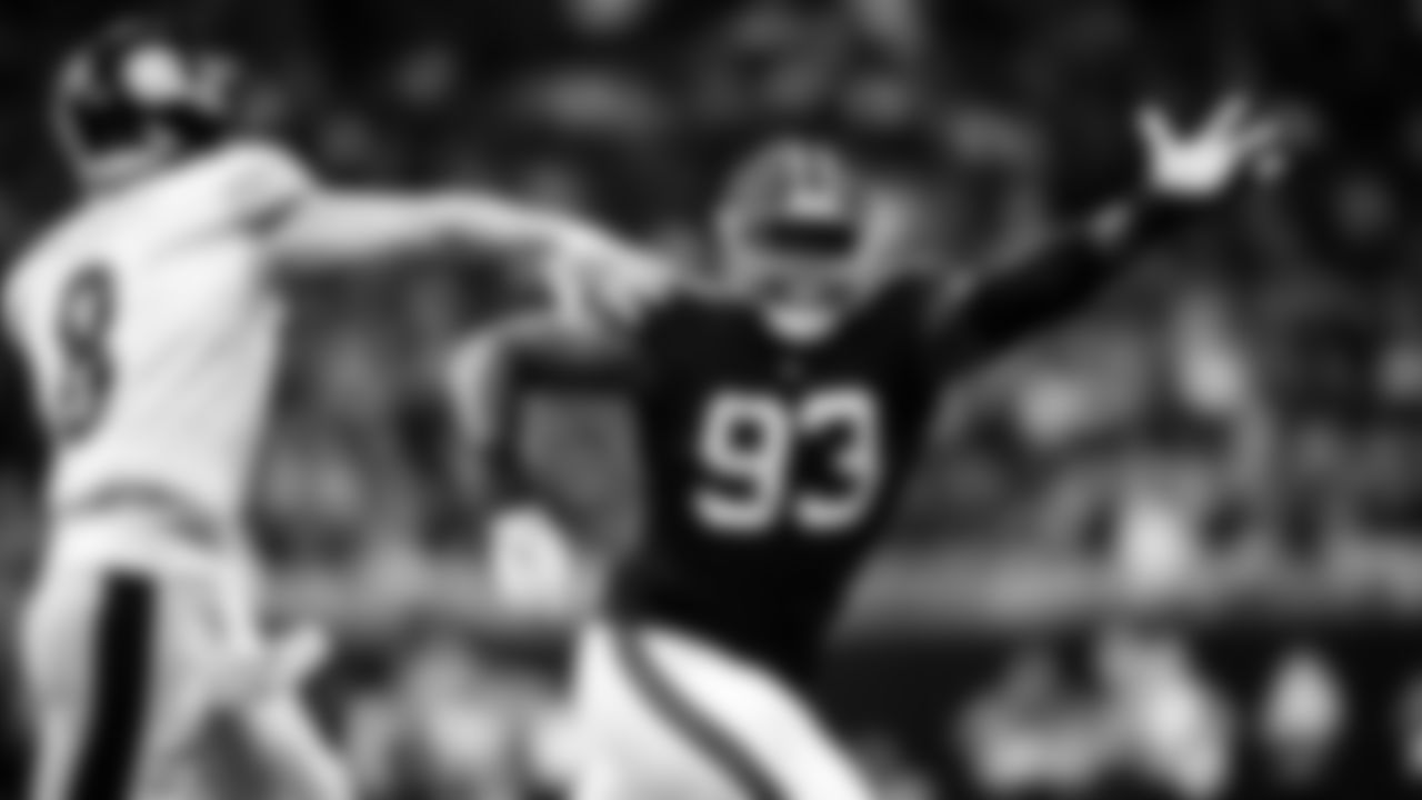 Atlanta Falcons defensive lineman Timmy Horne #93 attempts to block the ball during the game against the Pittsburgh Steelers at Mercedes-Benz Stadium in Atlanta, Georgia on Sunday, December 4, 2022. (Photo by Mitchell Martin/Atlanta Falcons)