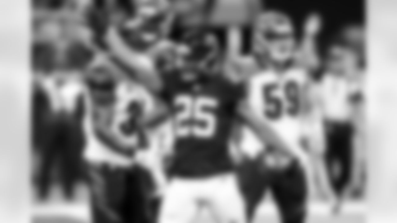 Ito Smith is 4th in the league with an 86.4% catch rate, along with having 4 TD's