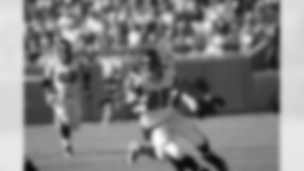 The Falcons visit Bank of America Stadium in Charlotte for their second NFC South game against the Panthers this season // Falcons at Panthers - 2011 // Dec. 11, 2011 // Charlotte -