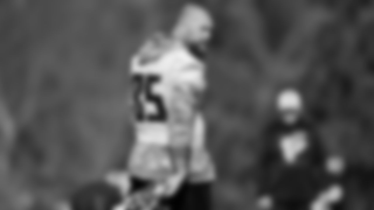 Atlanta Falcons tight end Lee Smith #85 during team practice at Atlanta Falcons Headquarters in Flowery Branch, Georgia, on Wednesday, December 1, 2021. (Photo by Shanna Lockwood/Atlanta Falcons)
