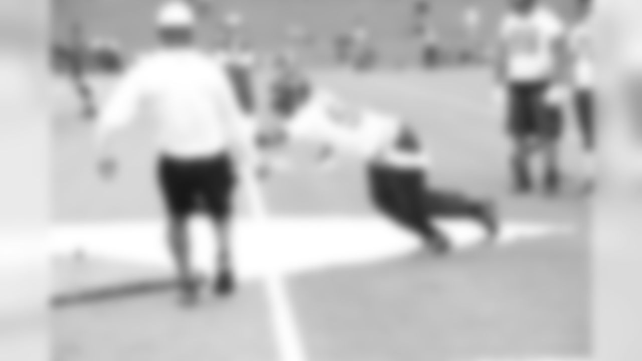 LB Sean Weatherspoon