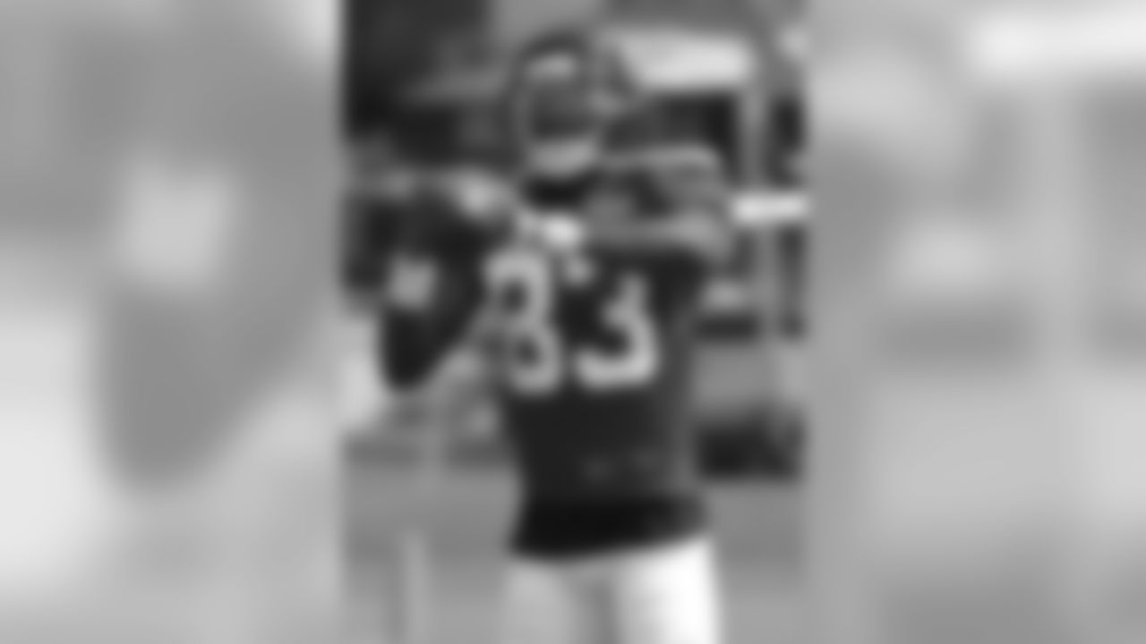 WR Harry Douglas