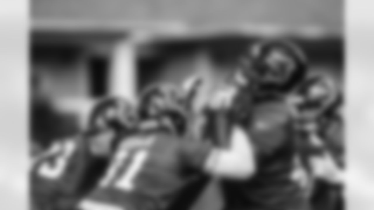 TE Austin Hooper,T Matt Gono
Atlanta Falcons / Carmen Mandato