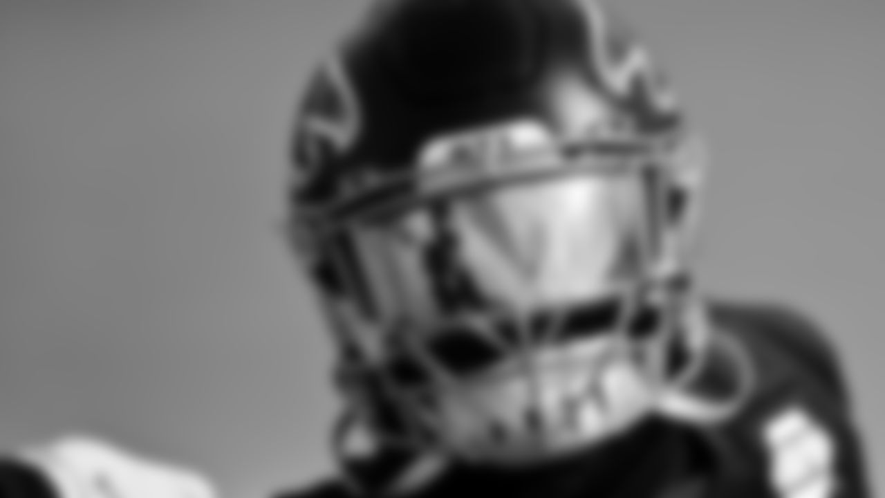 Atlanta Falcons linebacker Deion Jones #45 during team practice at Atlanta Falcons Headquarters in Flowery Branch, Georgia, on Wednesday, December 1, 2021. (Photo by Shanna Lockwood/Atlanta Falcons)