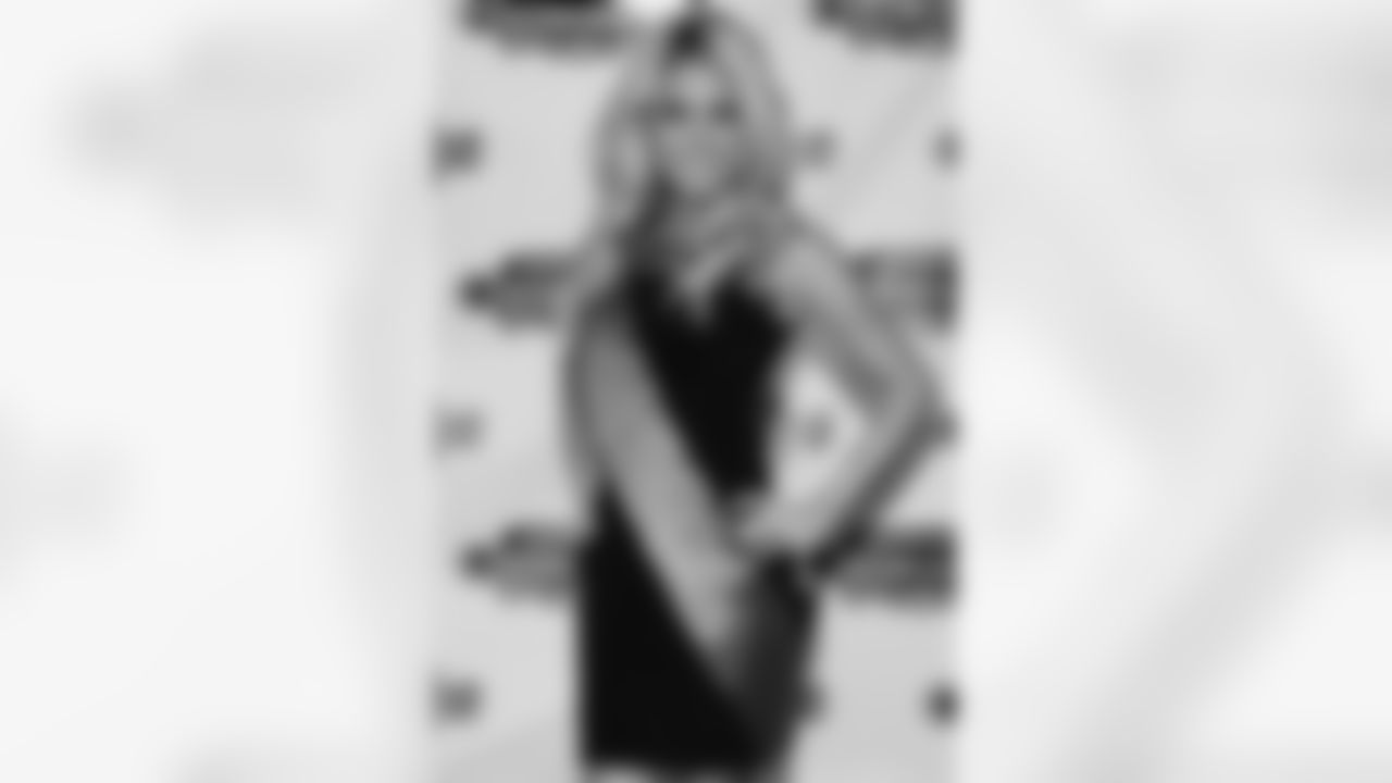 The 2012-2013 Atlanta Falcons Cheerleaders Swimsuit Calendar cover girl, Shauna K.