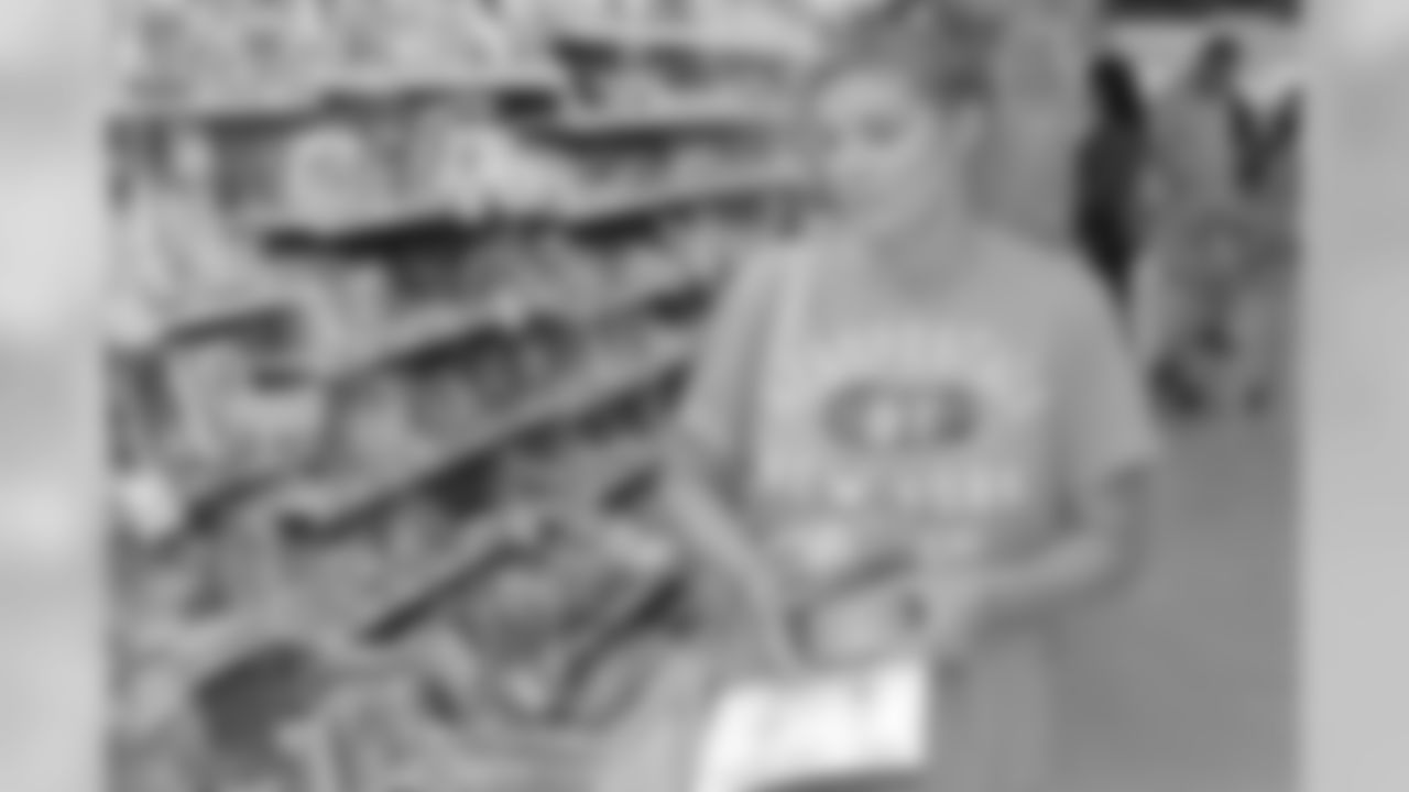 Mike Peterson excites fans after a big win against Detroit at Publix with the Atlanta Falcons Tailgate Team // Atlanta Falcons Tailgate Team 2011 // Oct. 24, 2011// Smyrna, Ga -