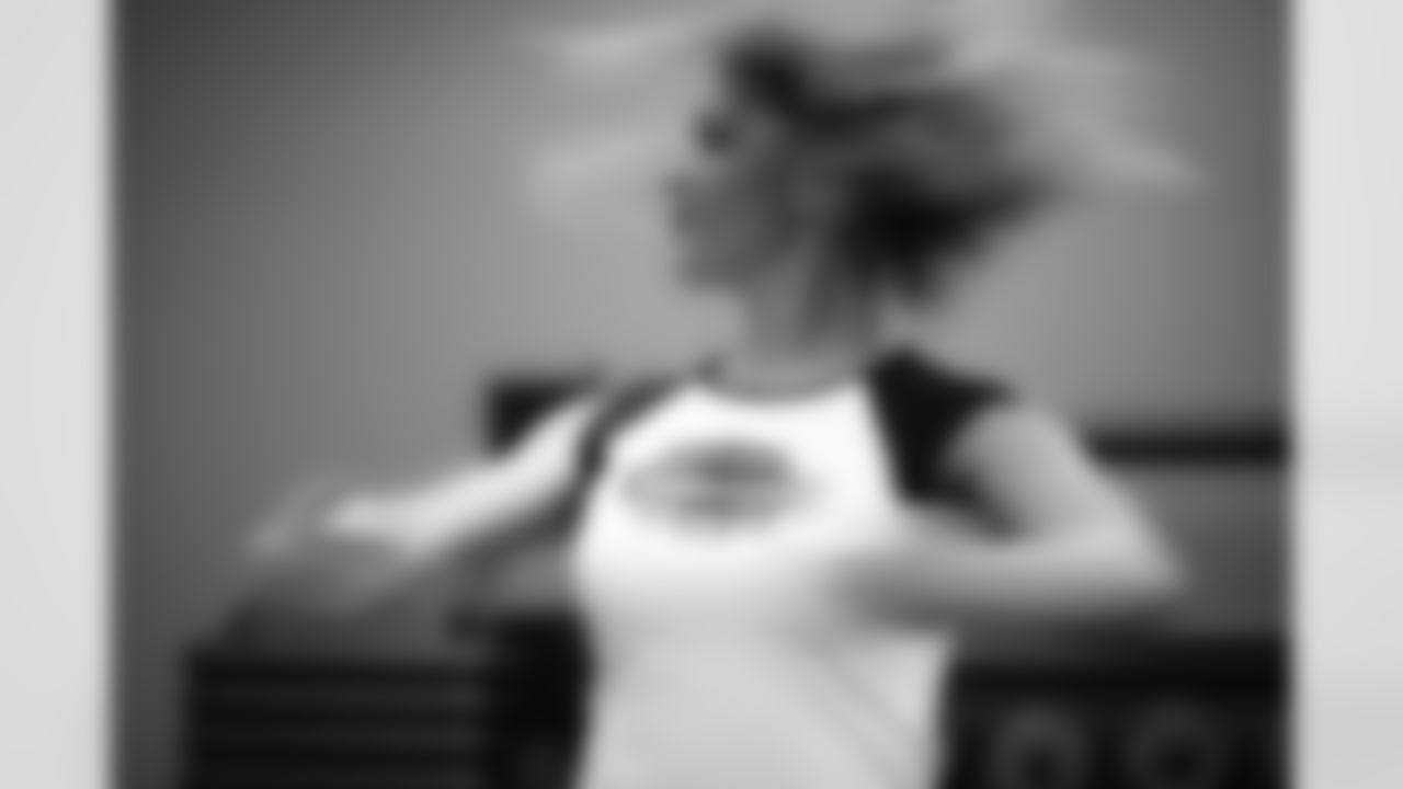 The Atlanta Falcons are looking for enthusiastic ladies with a dance/cheer background, a positive attitude, a winning smile and dedication to be the best. - Learn More