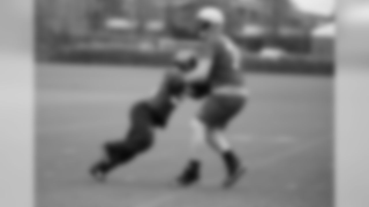 RB Antone Smith shows his strength