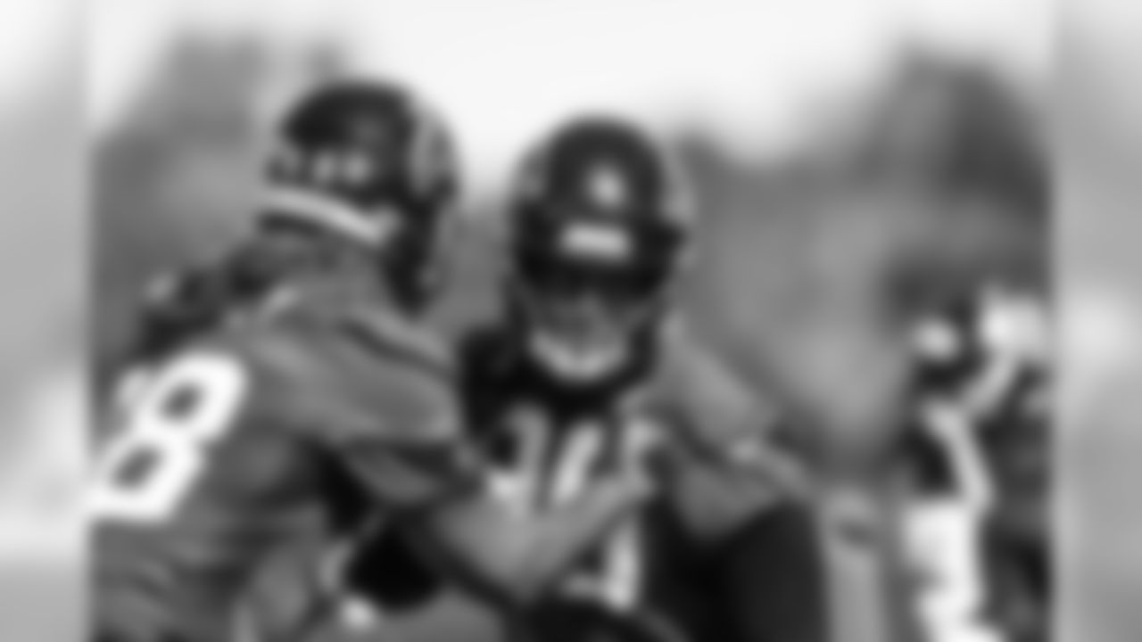 DE Takkarist McKinley,DE Derrick Shelby
Atlanta Falcons/ Kara Durrette